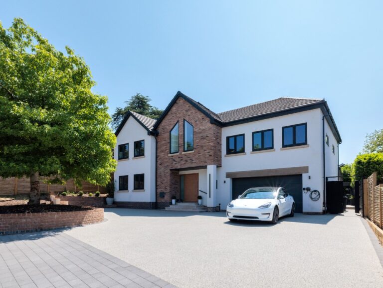 Choosing the Right Builder in Camberley: Why Visual Proof Matters