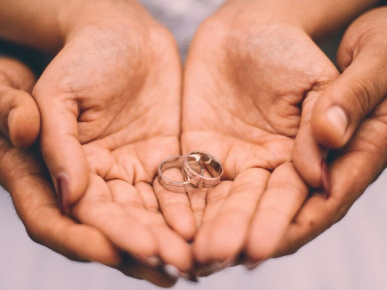 Bonded by Design: The Modern Love for Matching Wedding Rings